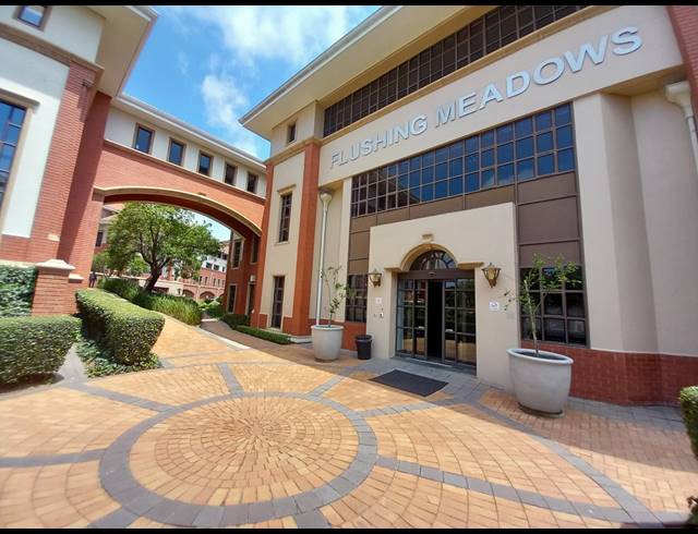 780M² OFFICE TO LET IN BRYANSTON